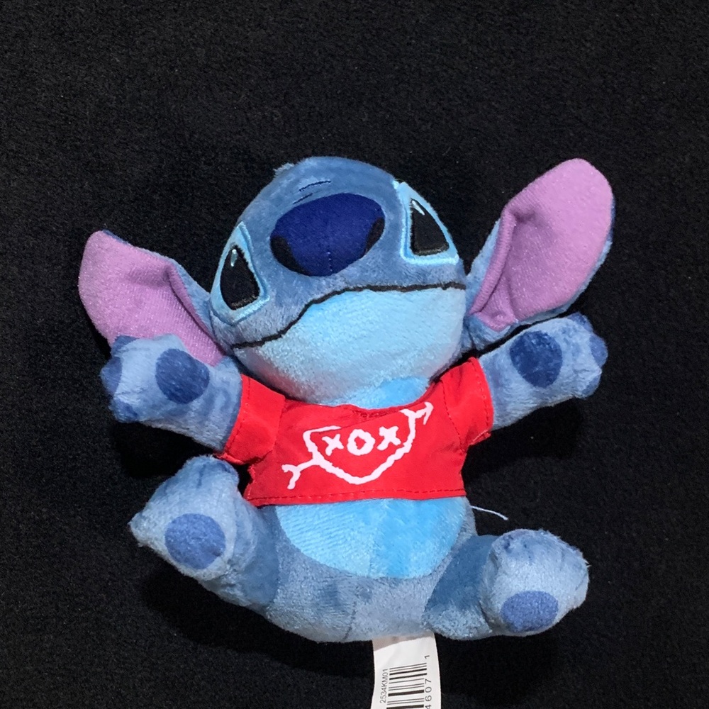 Disney Stitch Valentine XOXO T-shirt Plush 6”
